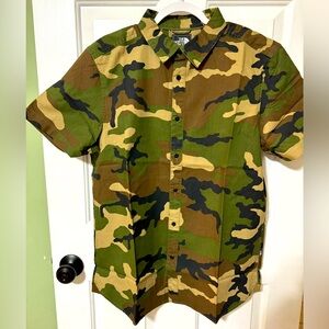 Brand new The North Face Camo short sleeve shirt!